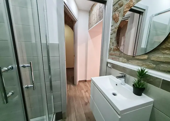 Giulya Hospety Group Affittacamere 4*