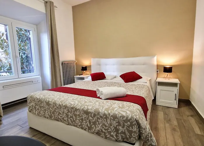 Giulya Hospety Group Affittacamere 4*