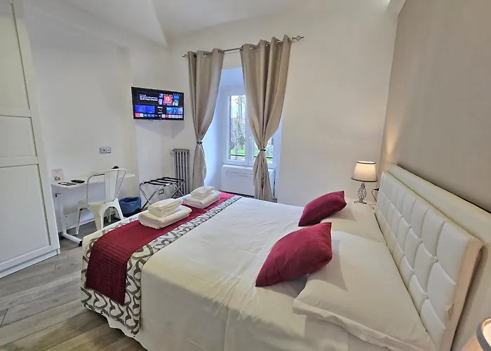 Giulya Hospety Group Affittacamere 4*